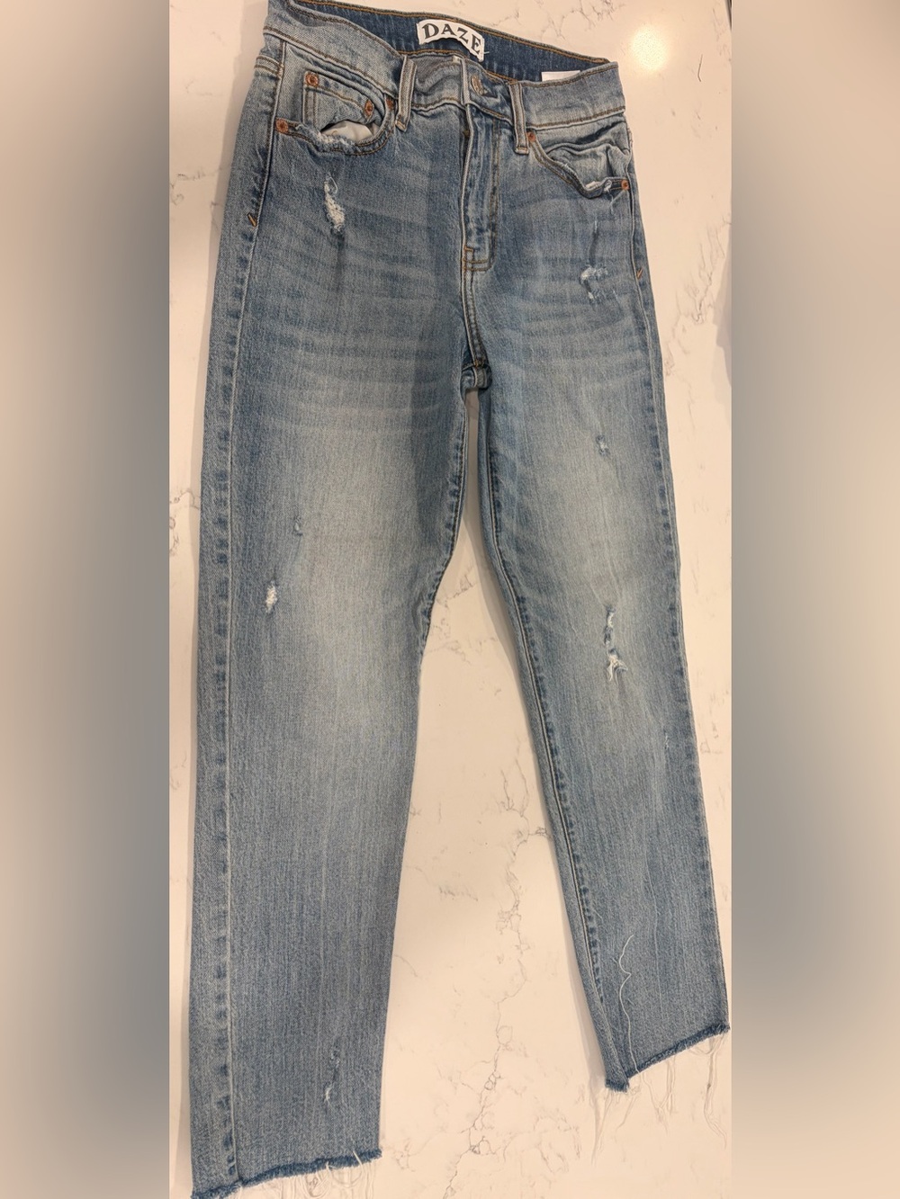 Daze Denim Women’s Slim Straight Jeans in Light Blue Wash